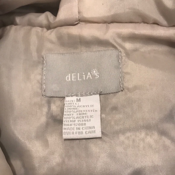 Hooded faux fur vest - Picture 3 of 3